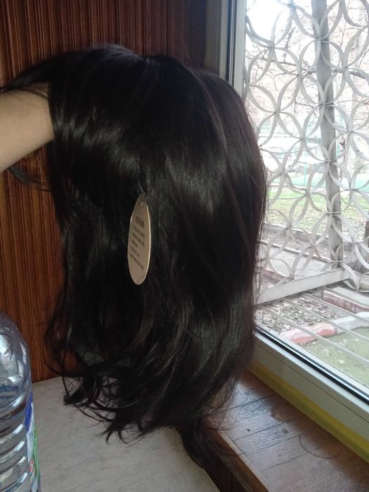 Продается новый среднего размера парик каскат