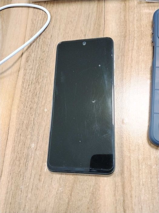 Motorola g54 5G, 128 GB, 6 GB RAM, 120 Hz с много аксесоари