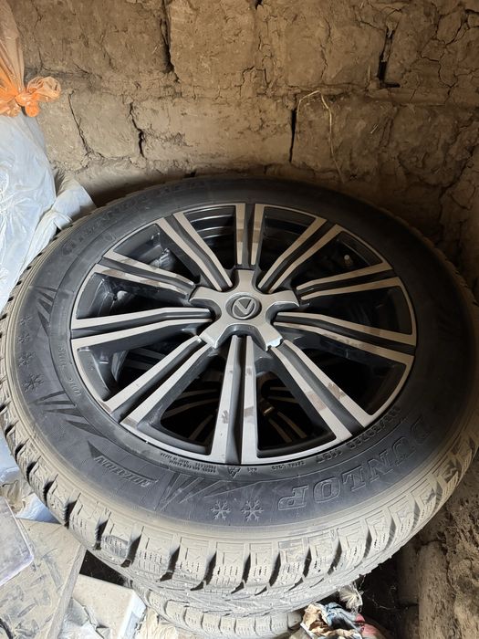 Продается комплект диски!!!