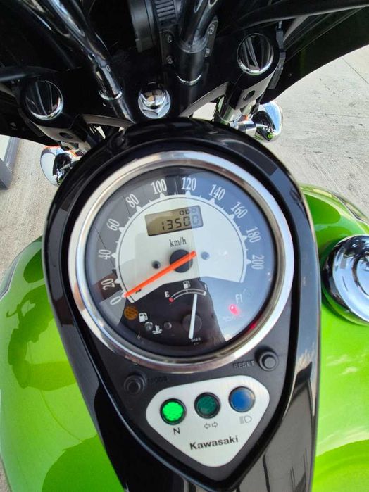 Motocicleta Kawasaki Vulcan VN900 Custom 2014 (cruiser/chopper)
