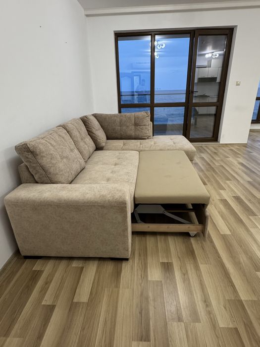 Ъглов диван с холна масичка (разтегателно двойно легло)