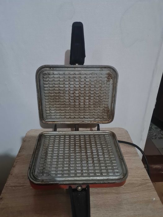 Эдектро вафельница