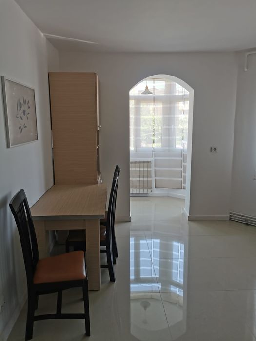 Închiriez apartament un regim hotelier