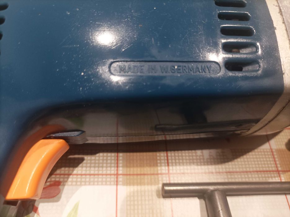 AEG SB2-400  двускоростна ударна бормашина.