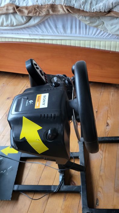 Геймърски волан Logitech g25 съвместим с playstation pc компютър