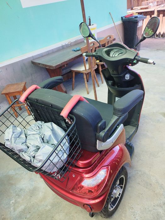 De Vanzare Triciclu Electric Marca VTA Model VM4