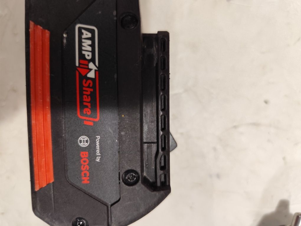 Безчетков акумулаторен винтоверт Бош Bosch GSR 18 V-EC + 3Ah AMP/Share