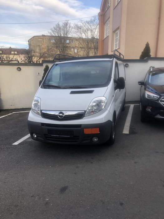 Vand Opel vivaro varianta lunga