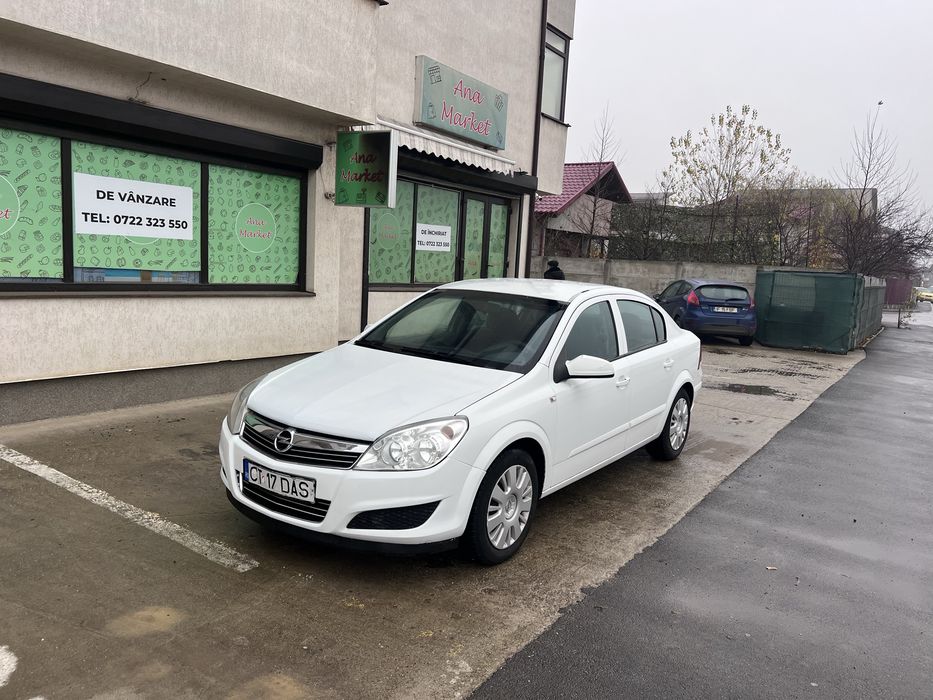 Opel Astra H sedan 1.6 benzina 2009