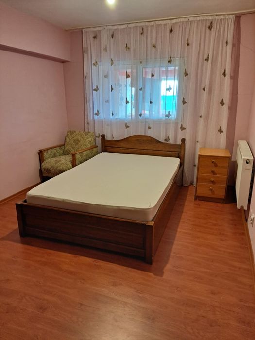 Ofer spre închiriere apartament cu doua camere în zona centru Tg- Jiu