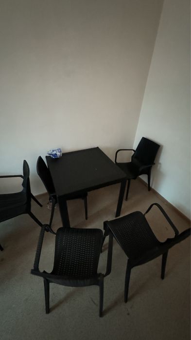 Plasmas stol stul sotiladi devan