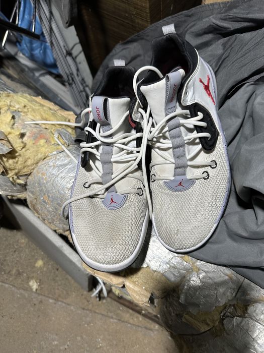 Adidași jordan  la 180 lei