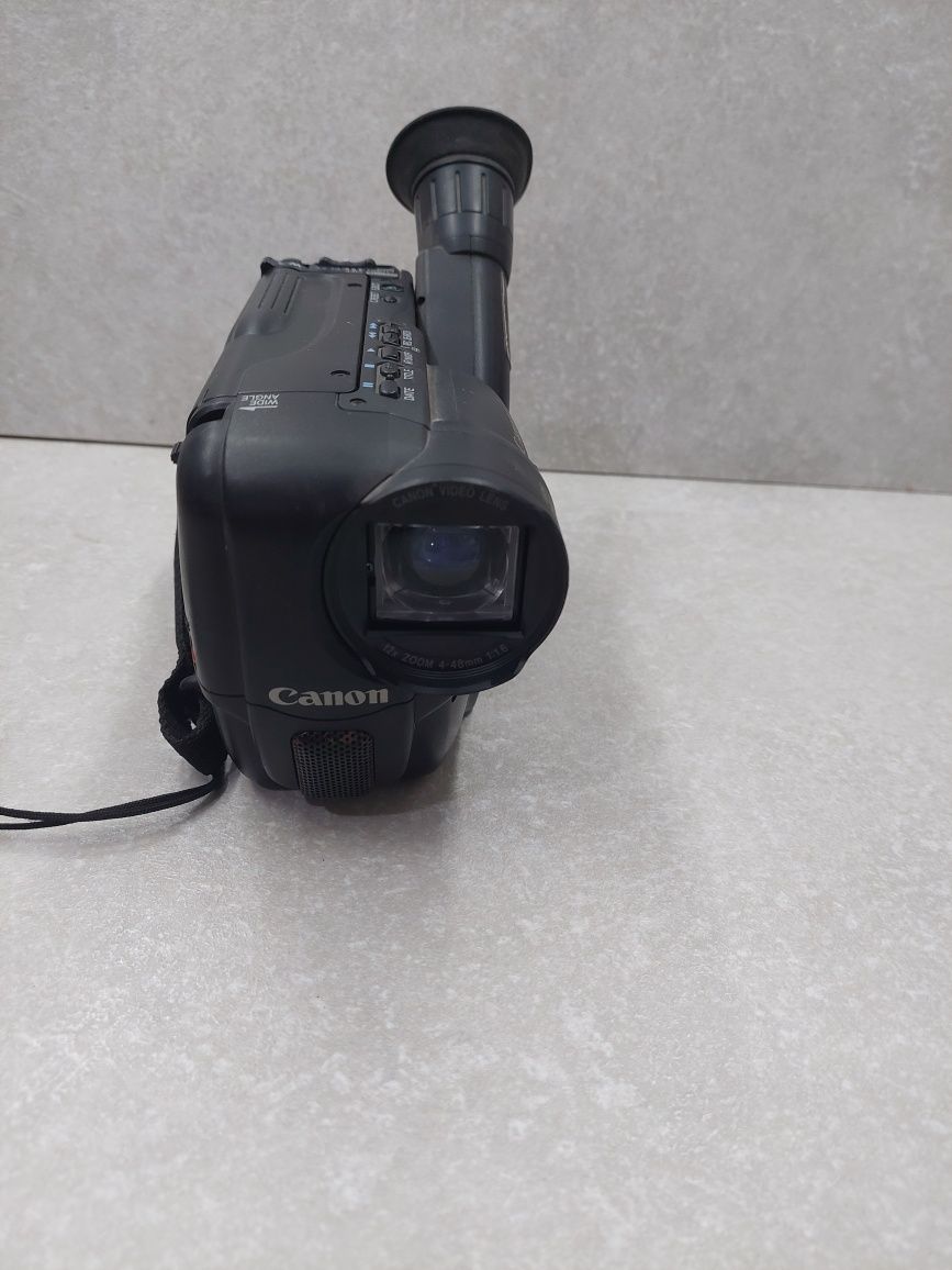 Видео камера canon uc200