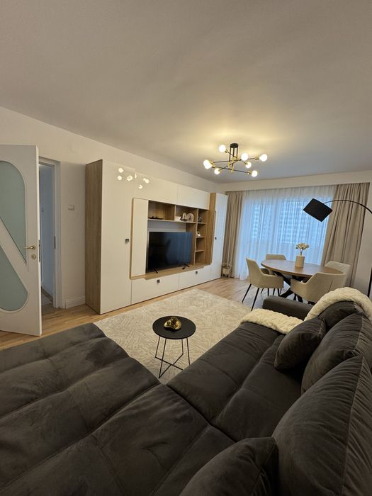 Inchiriez Apartament 3 camere, decomandat, complet utilat si mobilat