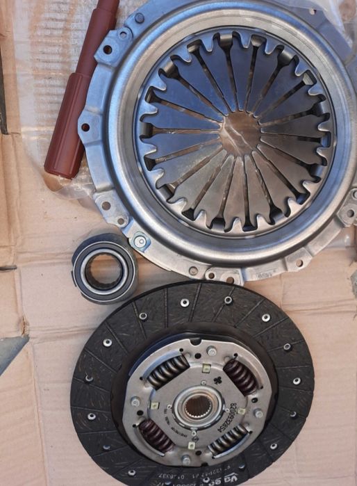 Kit ambreiaj Logan 1,5 E3 (Valeo)