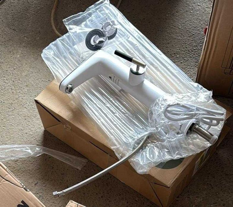 Robinet instant de apa calda
