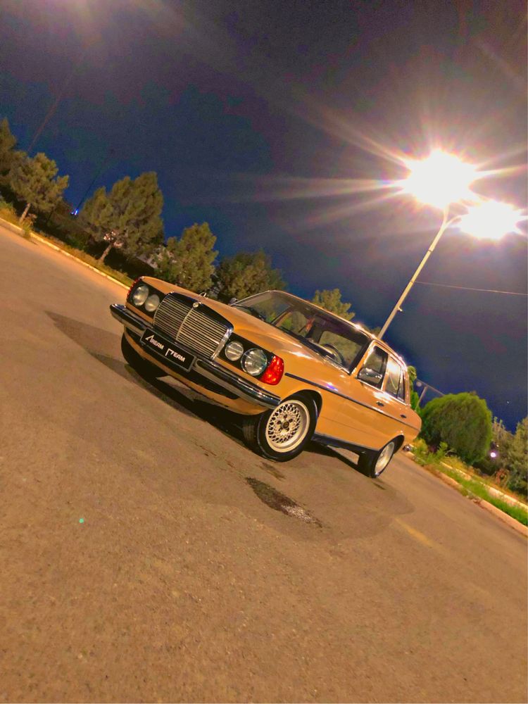 Машина на фото/видео съемки Mercedes-Benz w123
