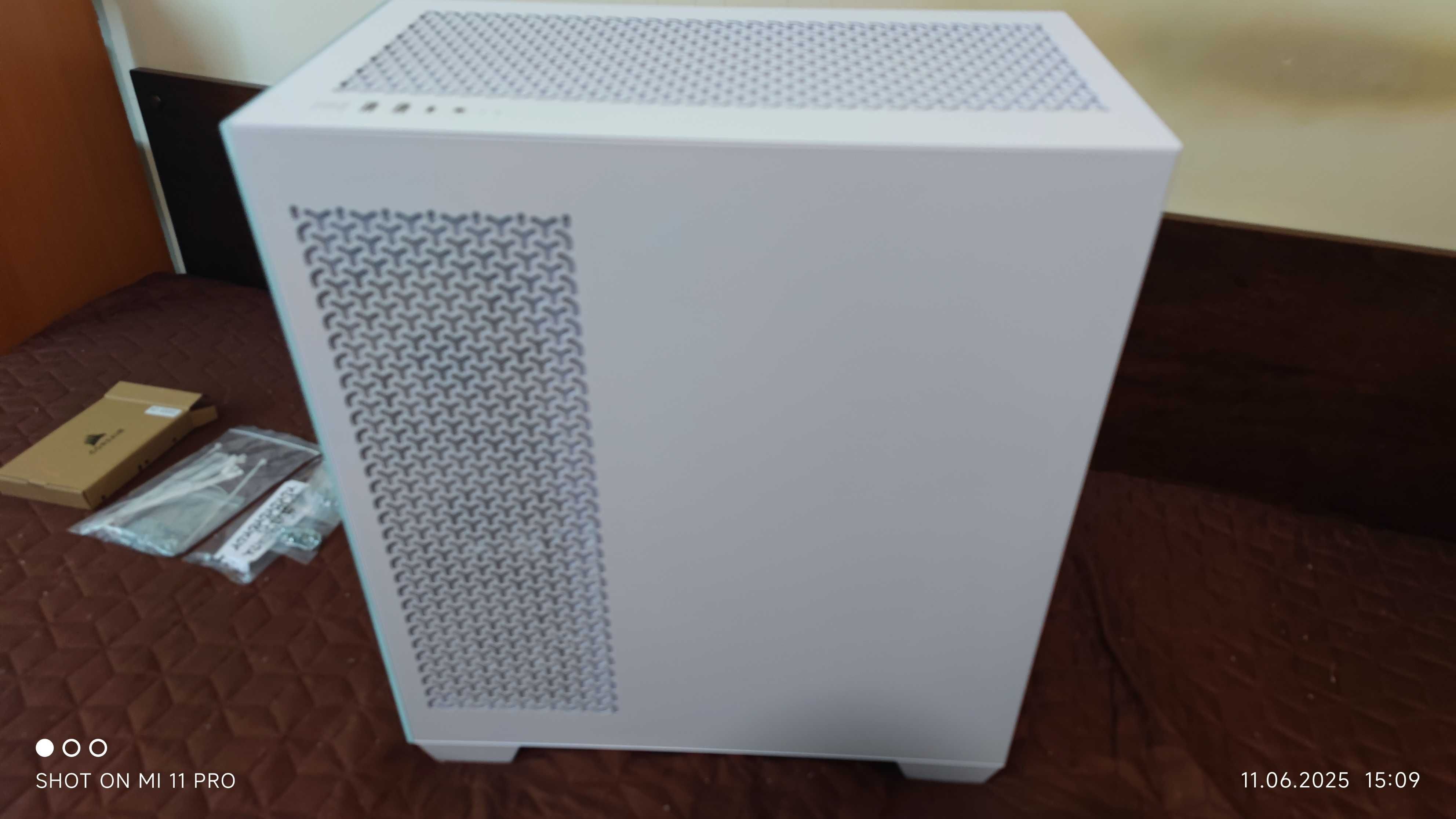 Кутия Corsair - 3500X, mid tower, бяла/прозрачна