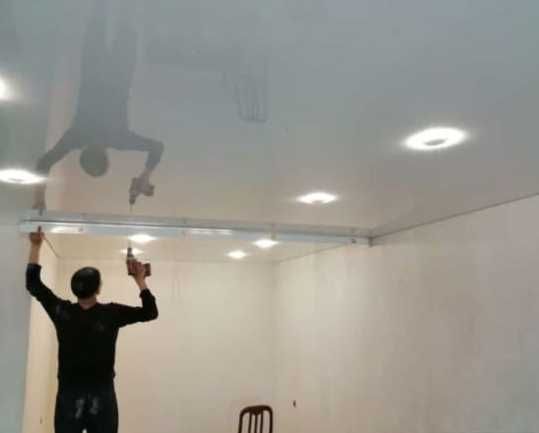 Французские натяжные потолки в костанае .Слив воды с натяжного потолка
