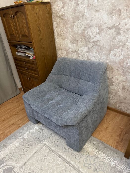 Диван и кресло, в хорошем состоянии