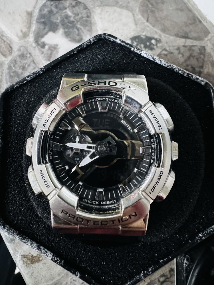Часовник Casio G-SHOCK