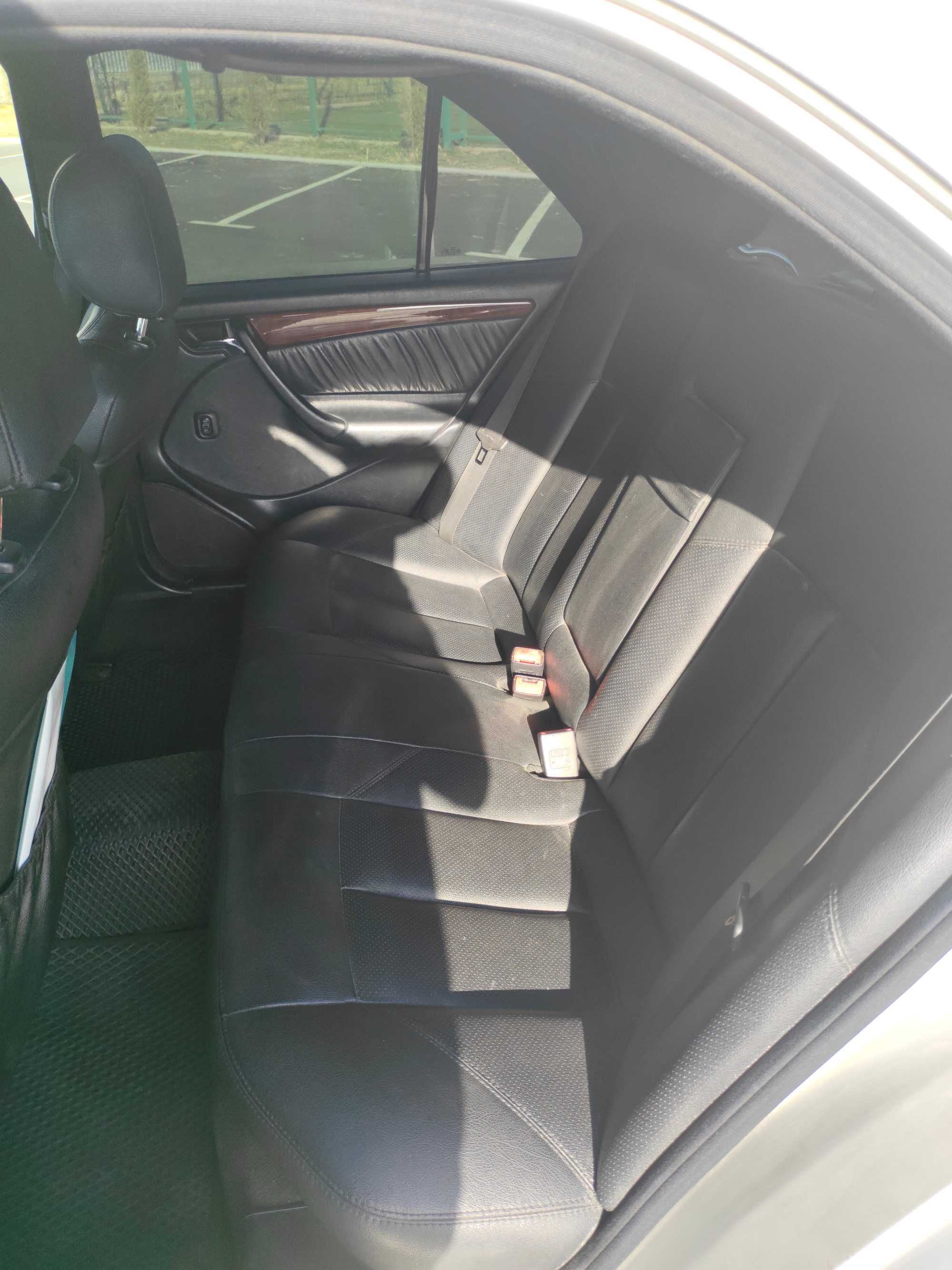 Продается автомобиль Mercedes Benz w202 C200 Kompressor