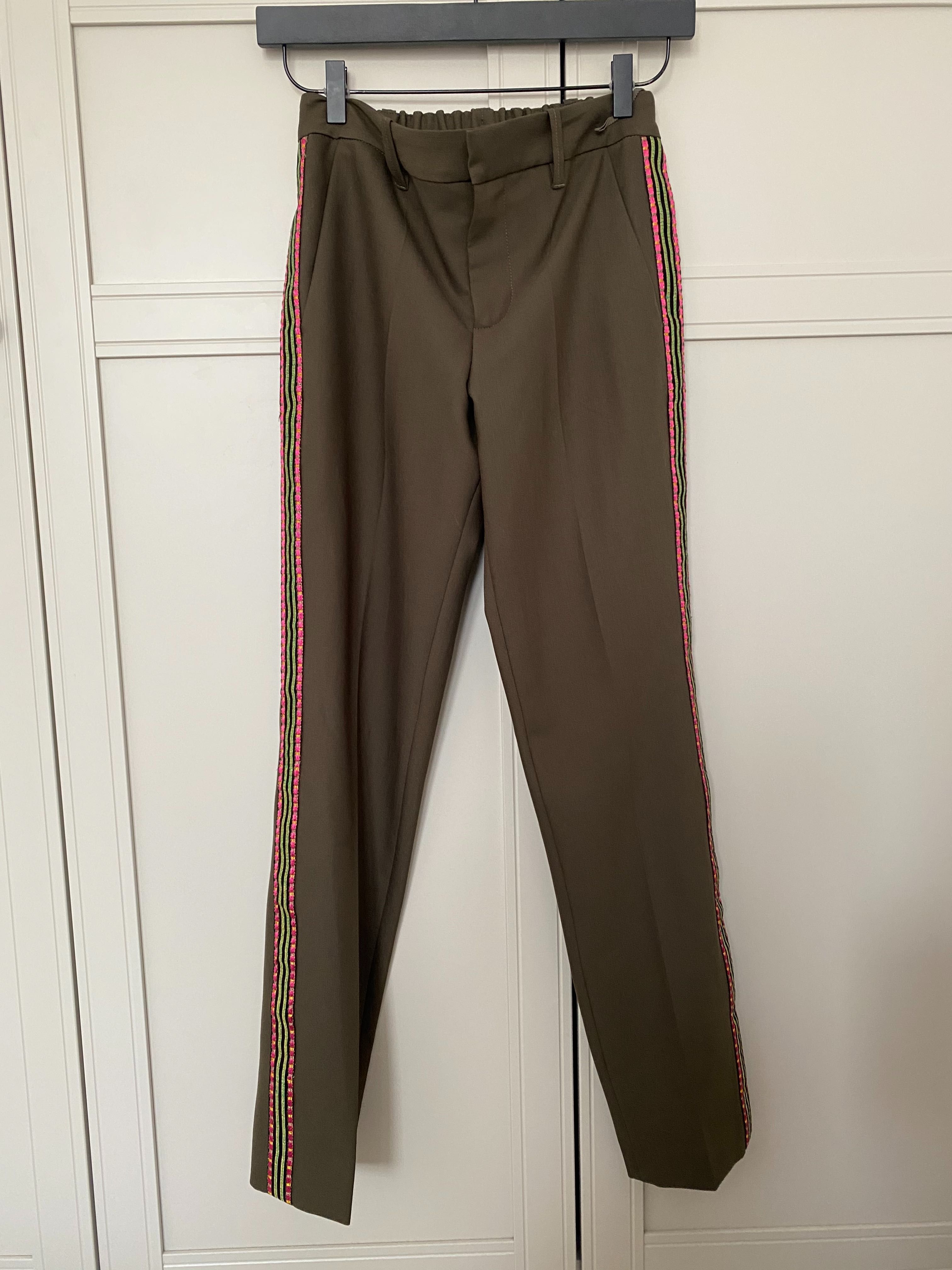 Noi pantaloni eleganti Zadig &Voltaire din colectia podiumului 2023