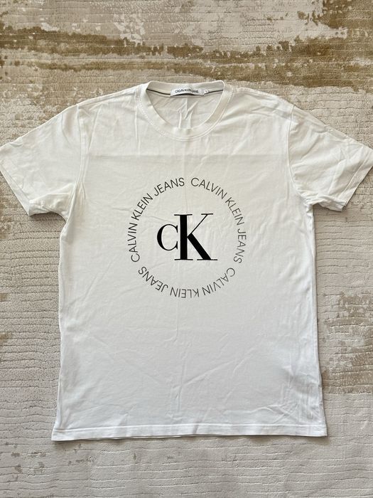 Calvin Klein тениска - L