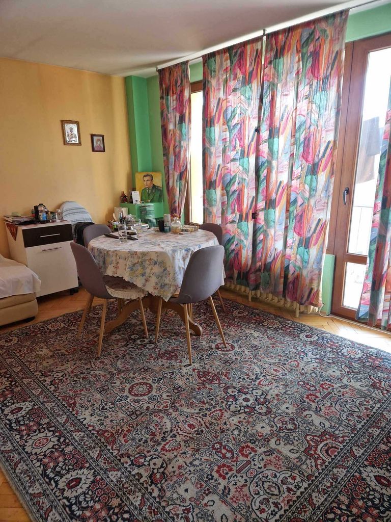 Продава се Тристаен апартамент в Плевен, Идеален център - 110 кв.м за 1137 €/кв.м - Снимка #3