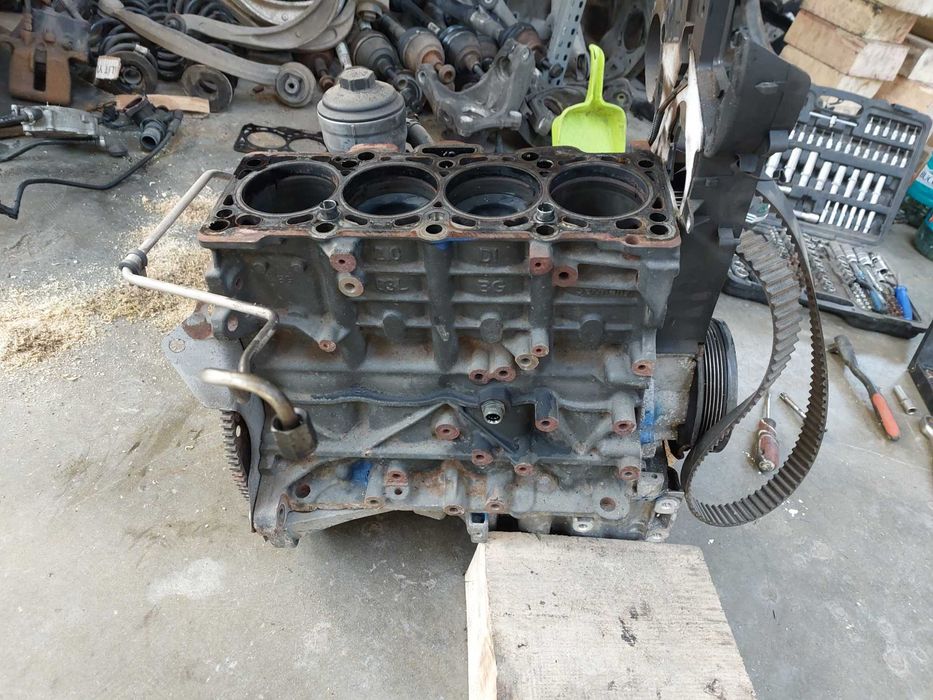 Chiulasa vibrochen pompă ulei Passat B6/CC/A4 B8/A5/A6 2.0D