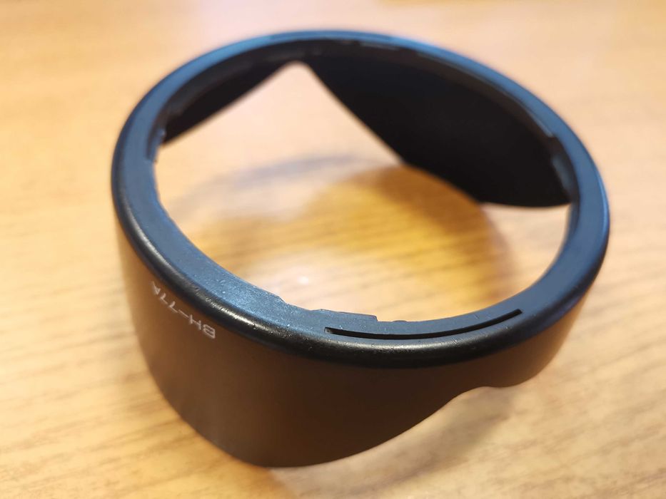 Сенник, за обектив  Тokina 11-16 bh-77a