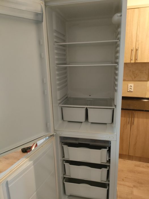 Холодильник Indesit