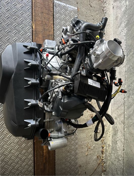 Motor Can am outlander renegade 1000R