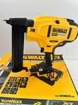 Pistol cuie Dewalt DCN681n