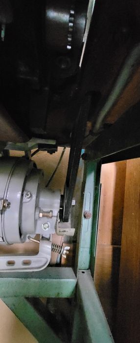 Професионална шевна машина