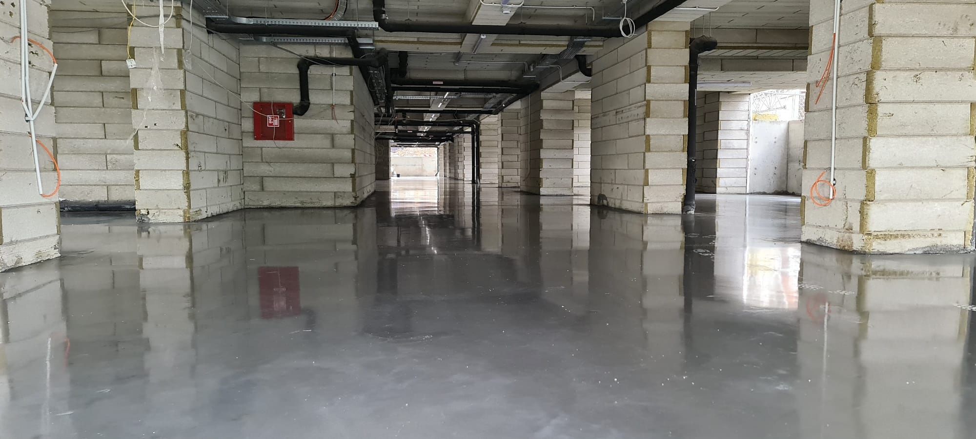 Turnare Beton Finisat cu Elicopter si cuart - Pardoseli Elicopterizate