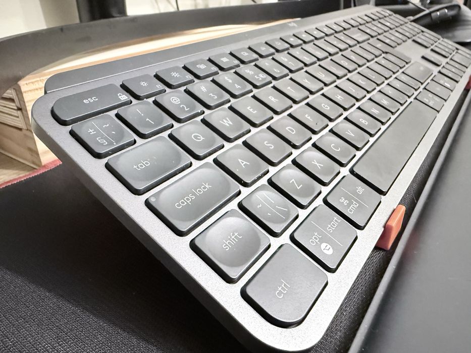 Vand tastatura mx keys win/mac cu palmrest