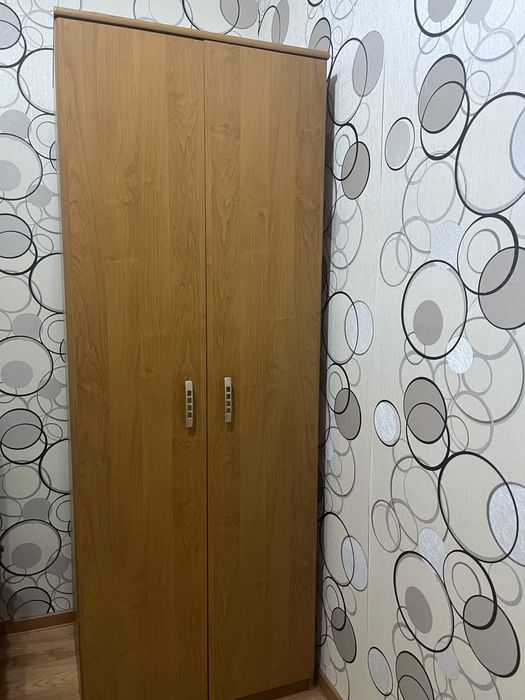 Шкаф не дорого , на 2м этаже