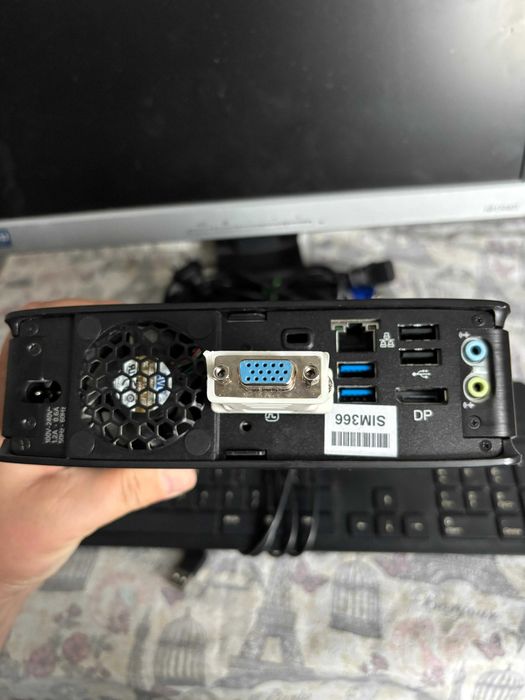 Mini PC FUJITSU ESPRIMO Q920 i3/16GB/1TB HDD+monitor 19