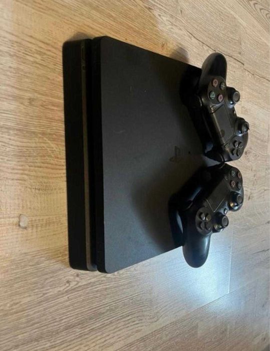 Ps 4 cu 2 manete +Fifa 23