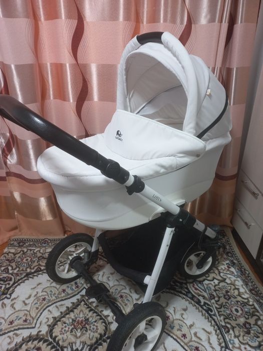 Продам коляску 2 в 1