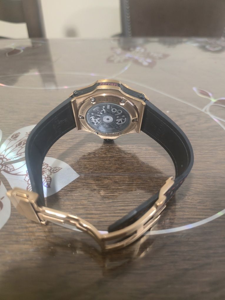 Продавам часовник HUBLOT BIG BANG limited edition