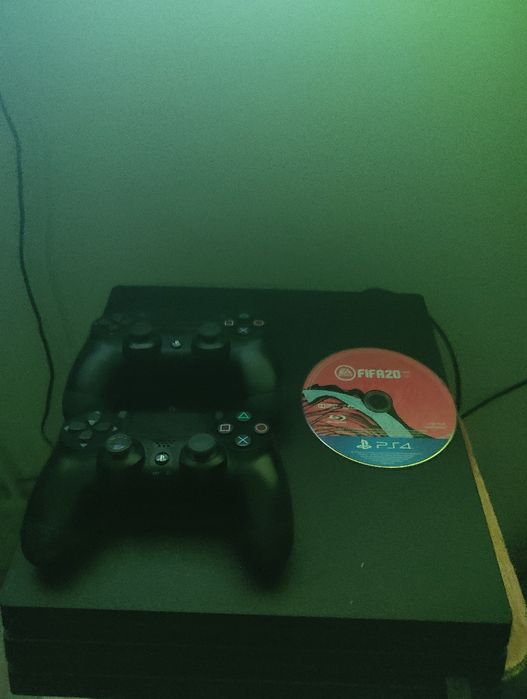 PlayStation 4 Pro | 1TB | 2 джойстика | FIFA 20 (диск)