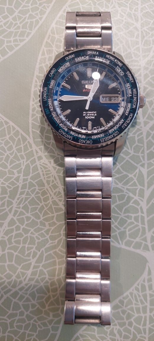 Часовник Seiko 5 sport