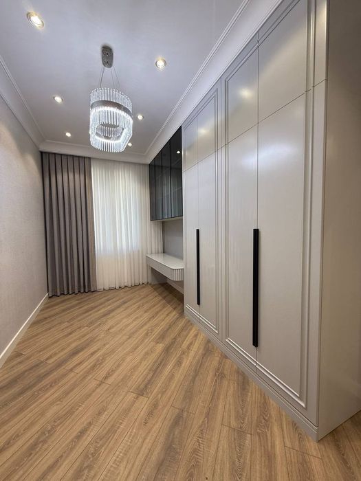 Продам квартиру Ц1 жк Infinity 4/4/14 105m2