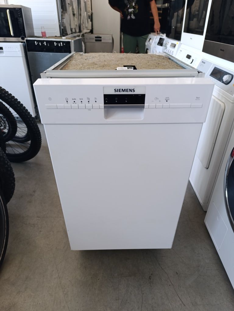 Съдомиялна за вграждане Siemens 45см