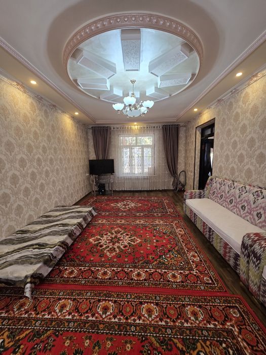 Кибрай тум. Дурмон Қ.Ф.Й. Бирлик мах. 6 сот. 6 хонали уй сотилади.