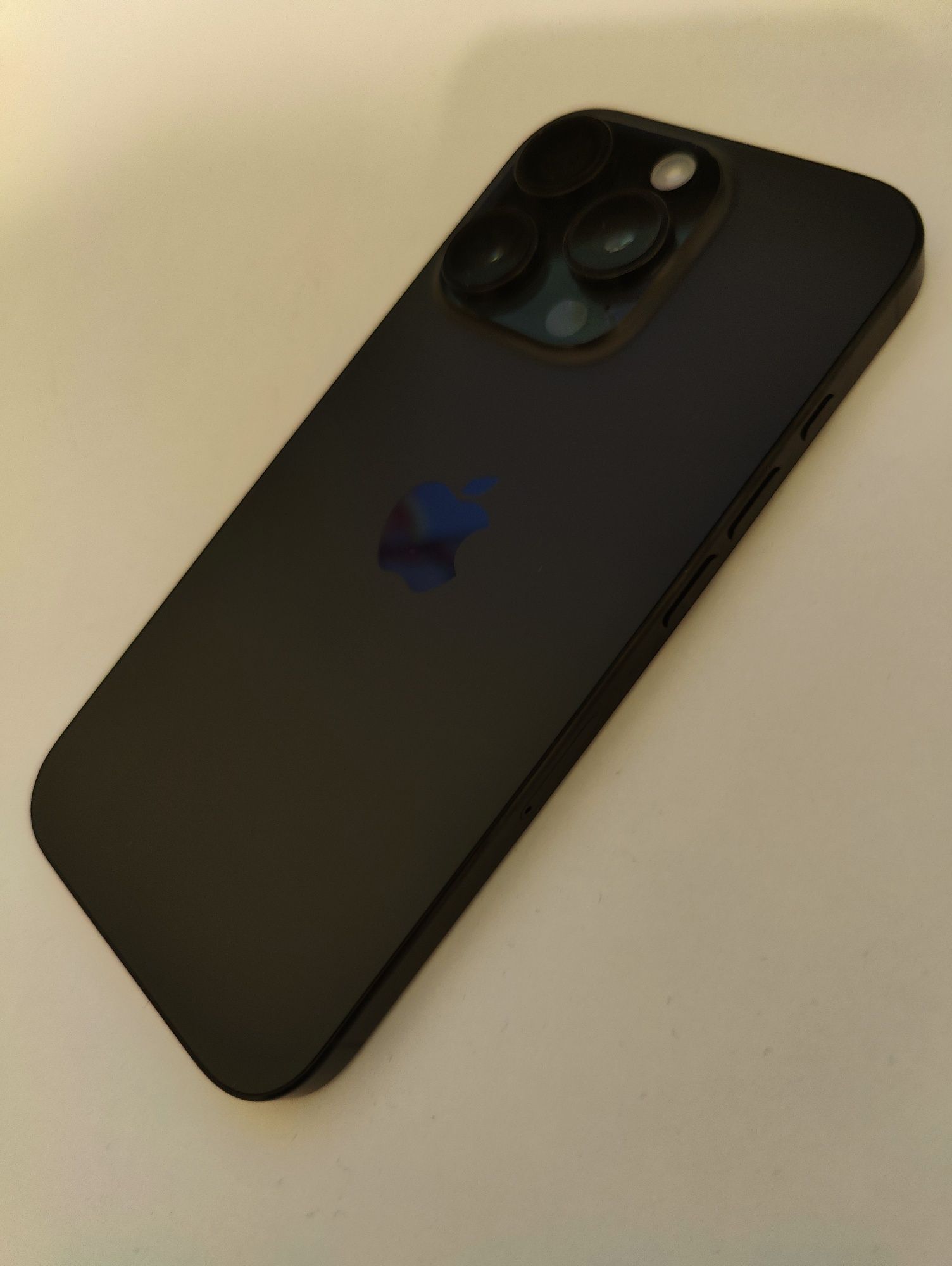 iPhone 16 pro 128 gb Black Titanium 100% Battery health