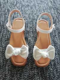 Sandale pentru fete