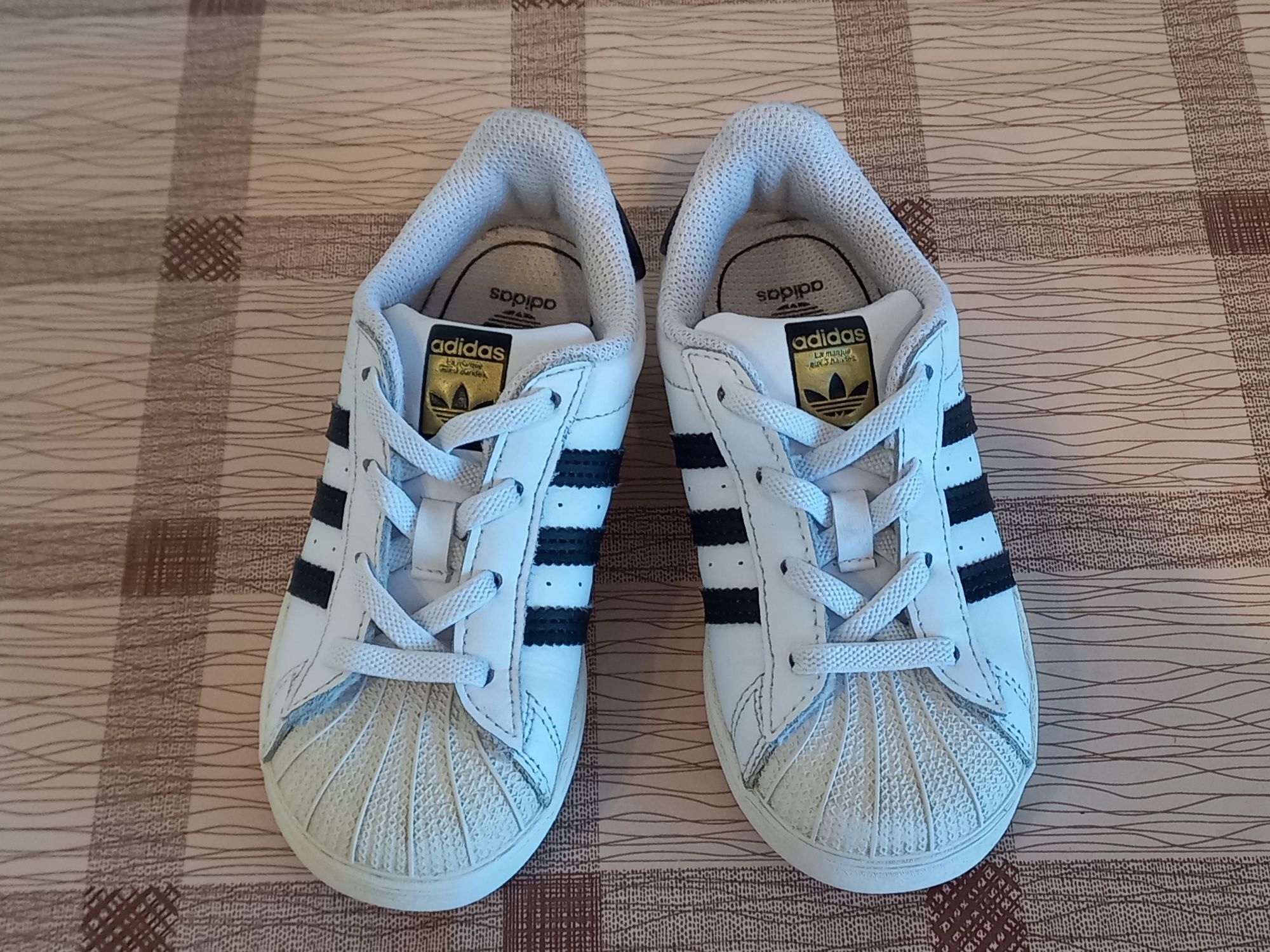 Маратонки Adidas 25 1/2 размер